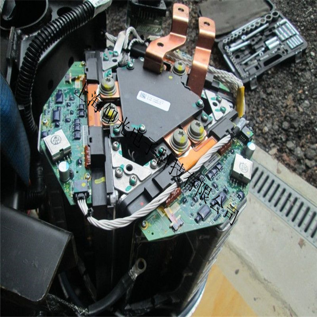 宝马汽车电路断路故障维修