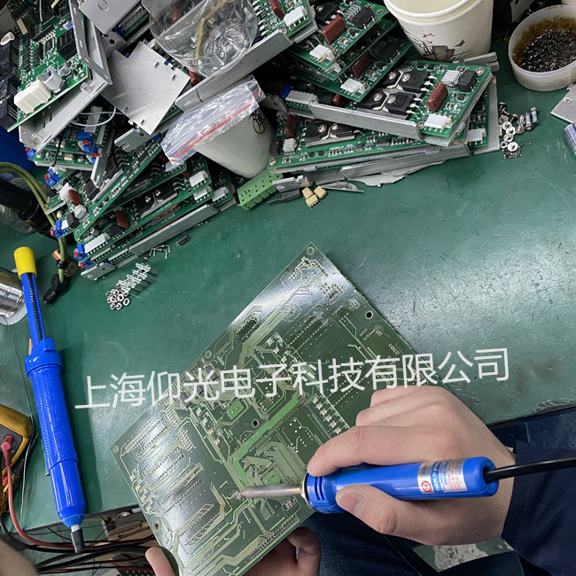 多摩川伺服驱动器报警代码显示04/05/06维修方法