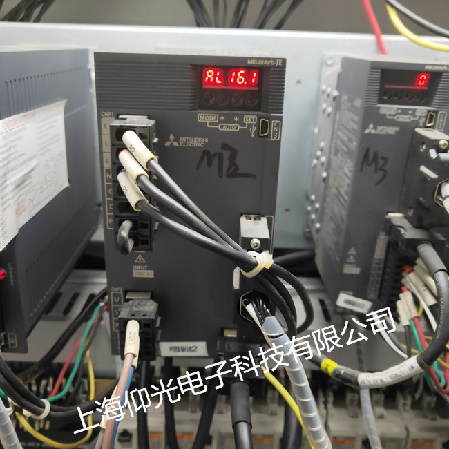 三菱四合一伺服驱动器放大器维修MDSDMSPV3-200120 AL33过电压修理