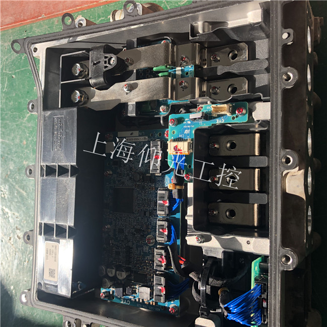 特斯拉新能源电动汽车辅助控制系统的故障与排除