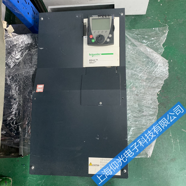 施耐德变频器开机显示SCF3故障维修案例