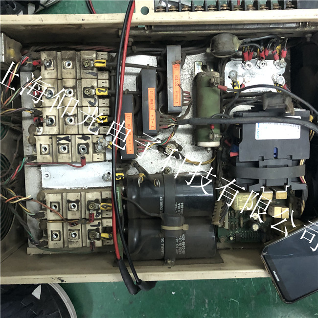 伊顿变频器GVX9000上电没反应修理维修