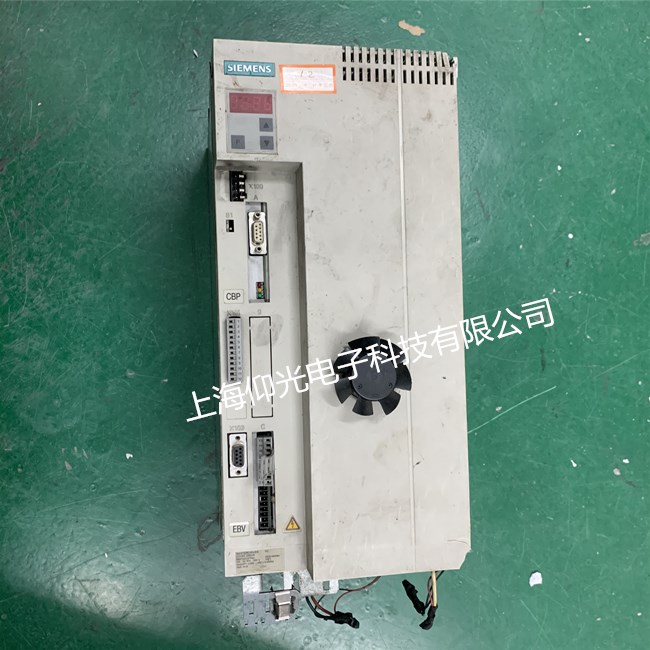 西门子变频器维修6SE7023-4TP60-Z上电显示E无显示维修