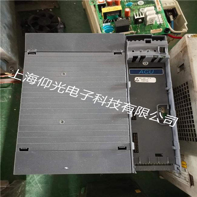 制造胶带加工厂区邦飞利变频器VCB400出现LED2，LED7点亮故障维修