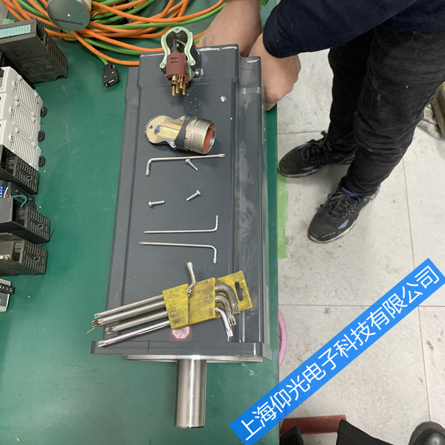  伺服电机停止转动的解决办法