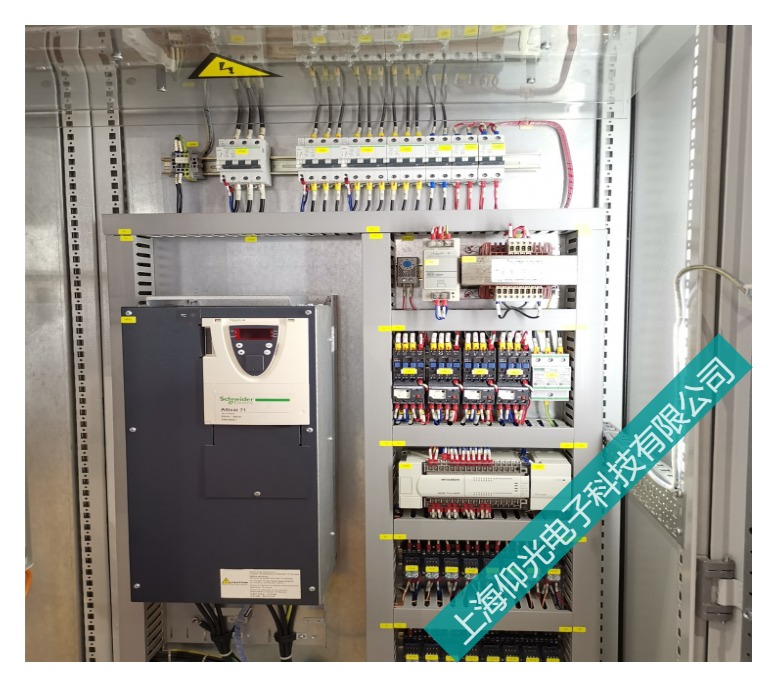 施耐德变频器报代码f011什么故障维修