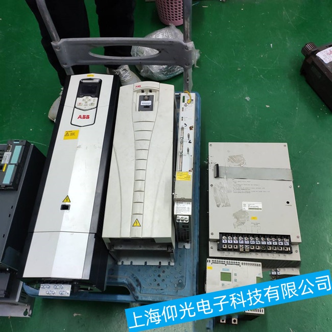 广州ABB机器人IRB120系列变频器上电无显示故障维修方法解析