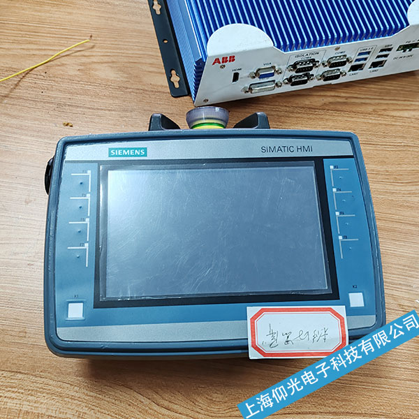 触摸屏故障和显示屏故障的区别